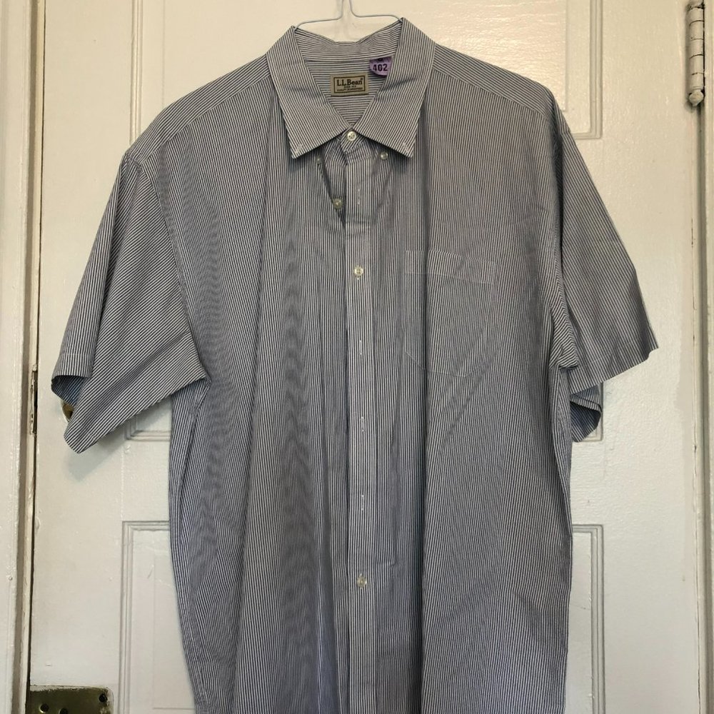 L.L. Bean Blue & White Seersucker Striped Short Sleeve Button-down sz XL